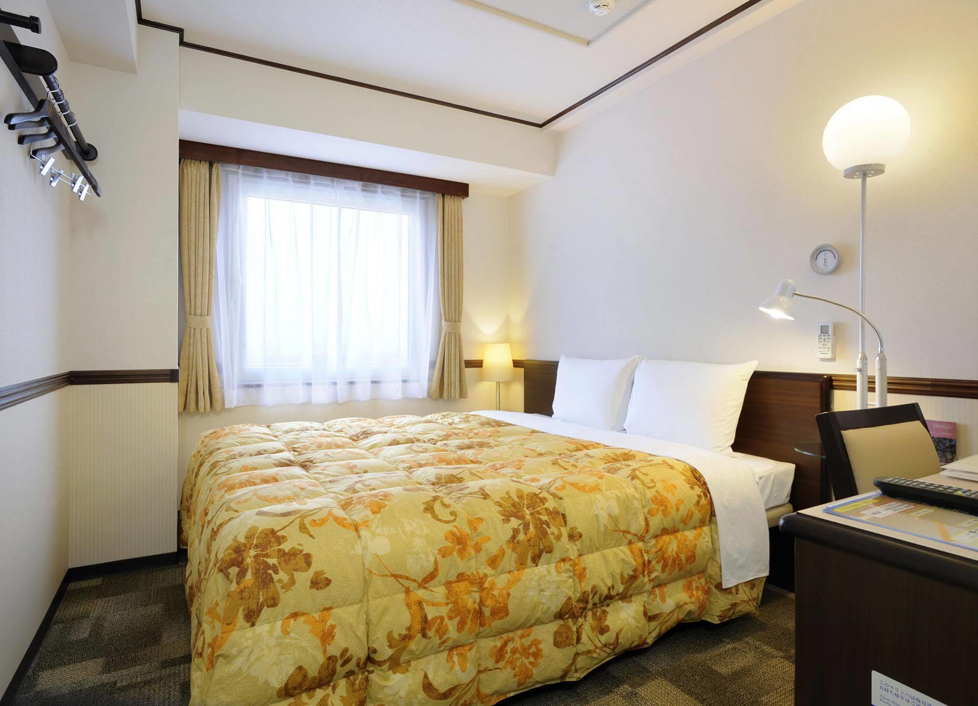 Toyoko Inn Aizuwakamatsu Ekimae Buitenkant foto